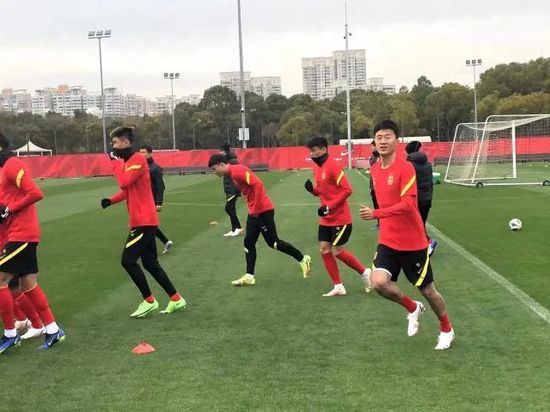 国产萌白酱在线一区二区